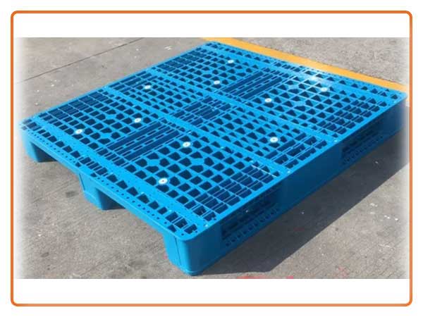 Roto Molded Plastic Pallets